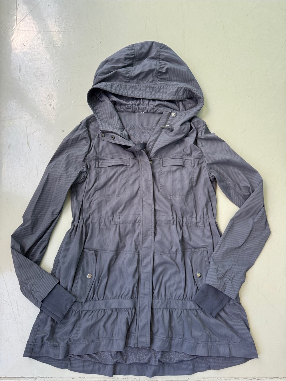 Lululemon Apres Practice Anorak
Coal Size 6